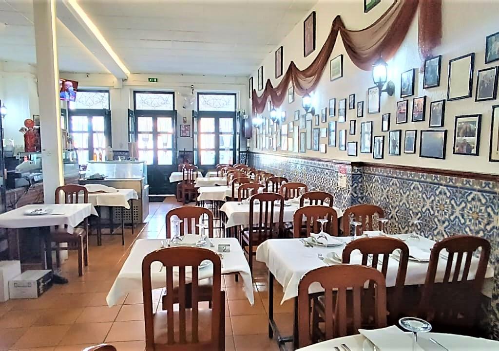 Trespasse de um conceituado restaurante "O Malcriado", com apartamento T2 associado,  no centro de Matosinhos, Porto - Image 9
