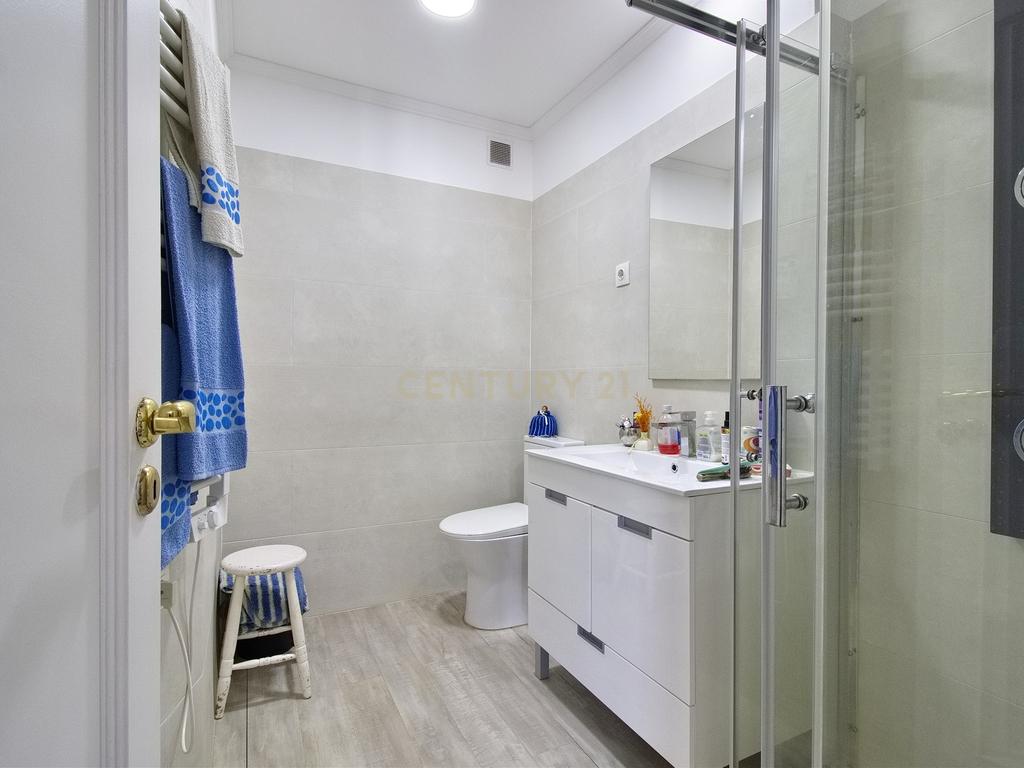Apartamento T6 com Terraço e Vista 360º em Campolide - 314m² - Image 21