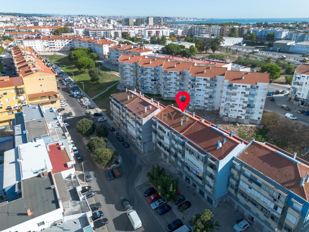 Apartamento T1 Feijó - Almada - Image 21