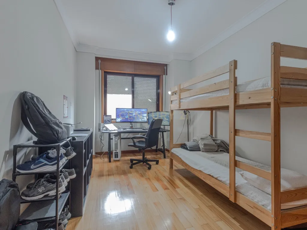 Excelente Apartamento T2 na Travessa das Condominhas - Image 26