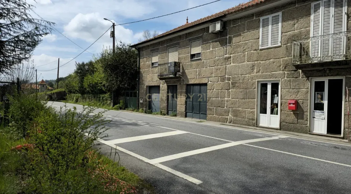 Moradia V4 - Portela, Penafiel - Image 2