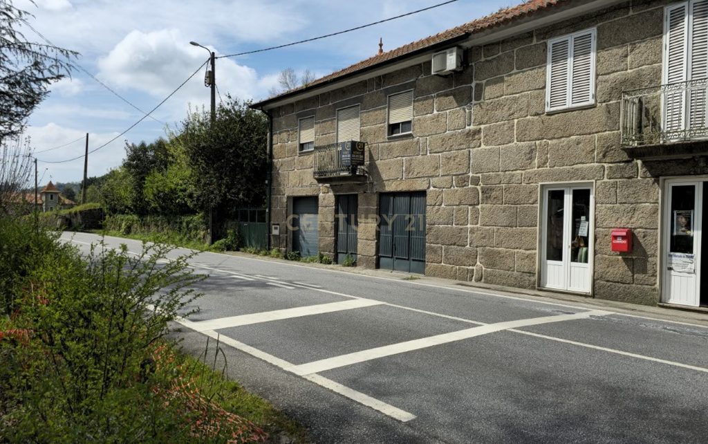 Moradia V4 - Portela, Penafiel - Image 2