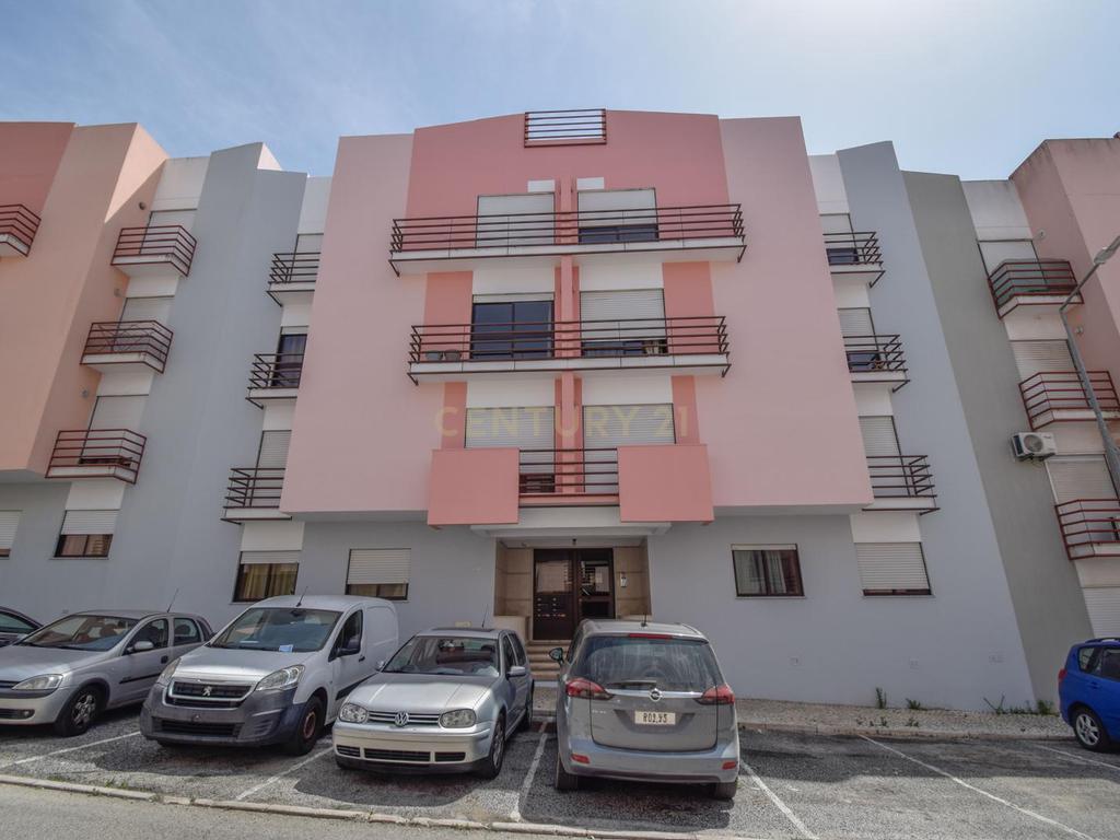 T3 com Arrecadação e Estacionamento – Urbanização das Índias, Vialonga - Image 17