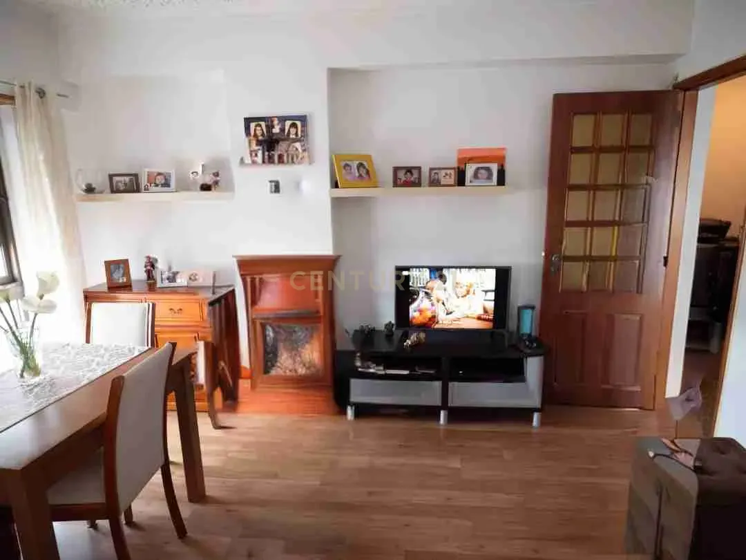 Venda de Apartamento T1 - Cacém - Image 1