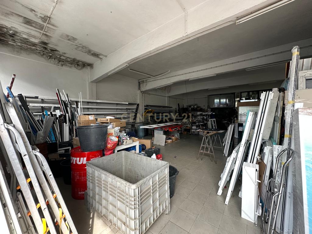 Armazém com 200 m² em Alverca – Imóvel com Rentabilidade - Image 3