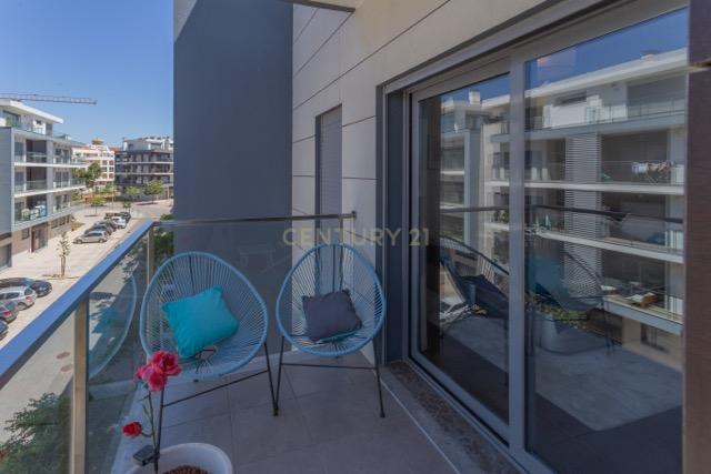 Luxuoso apartamento T3 duplex com Vista Panorâmica em Quinta de Santa Teresa, Charneca de caparica - Image 25
