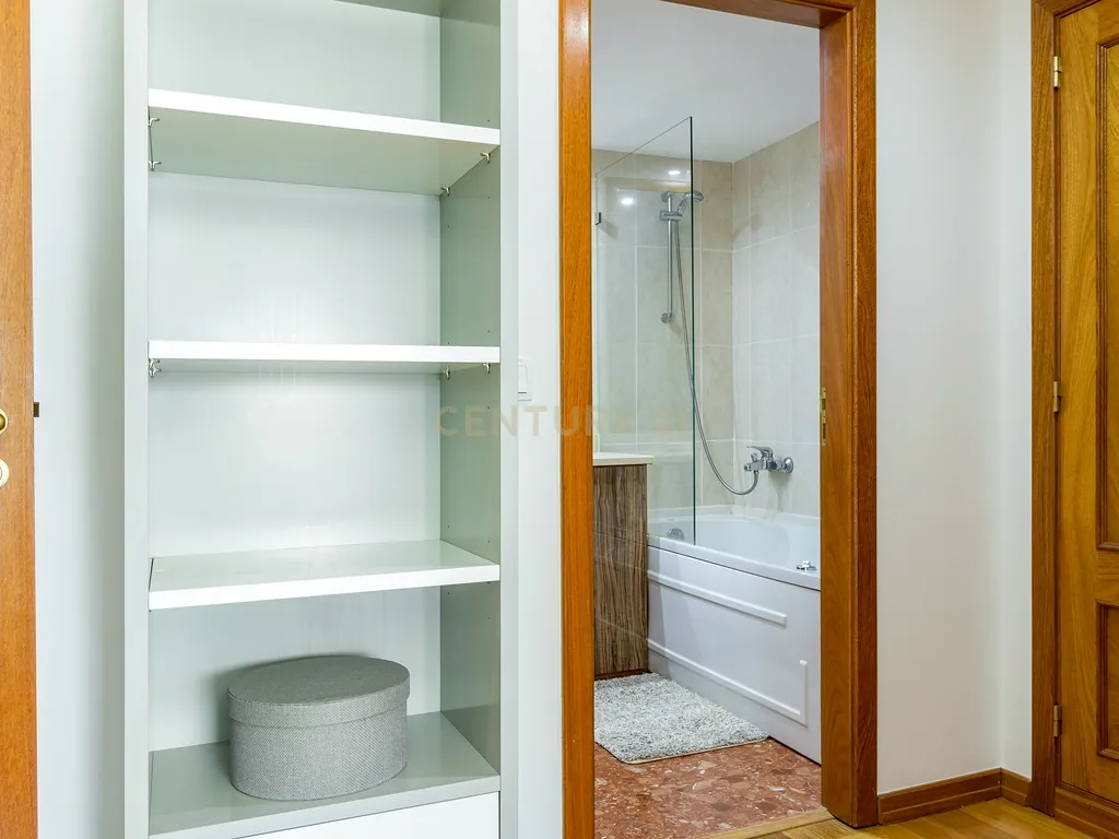 Apartamento T3 mobilado, equipado, com garagem, em Carnaxide, Oeiras. Para arrendar! - Image 11