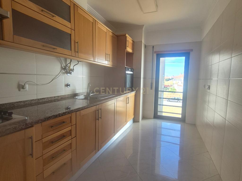 Apartamento T2 Quinta do Conde - Image 2