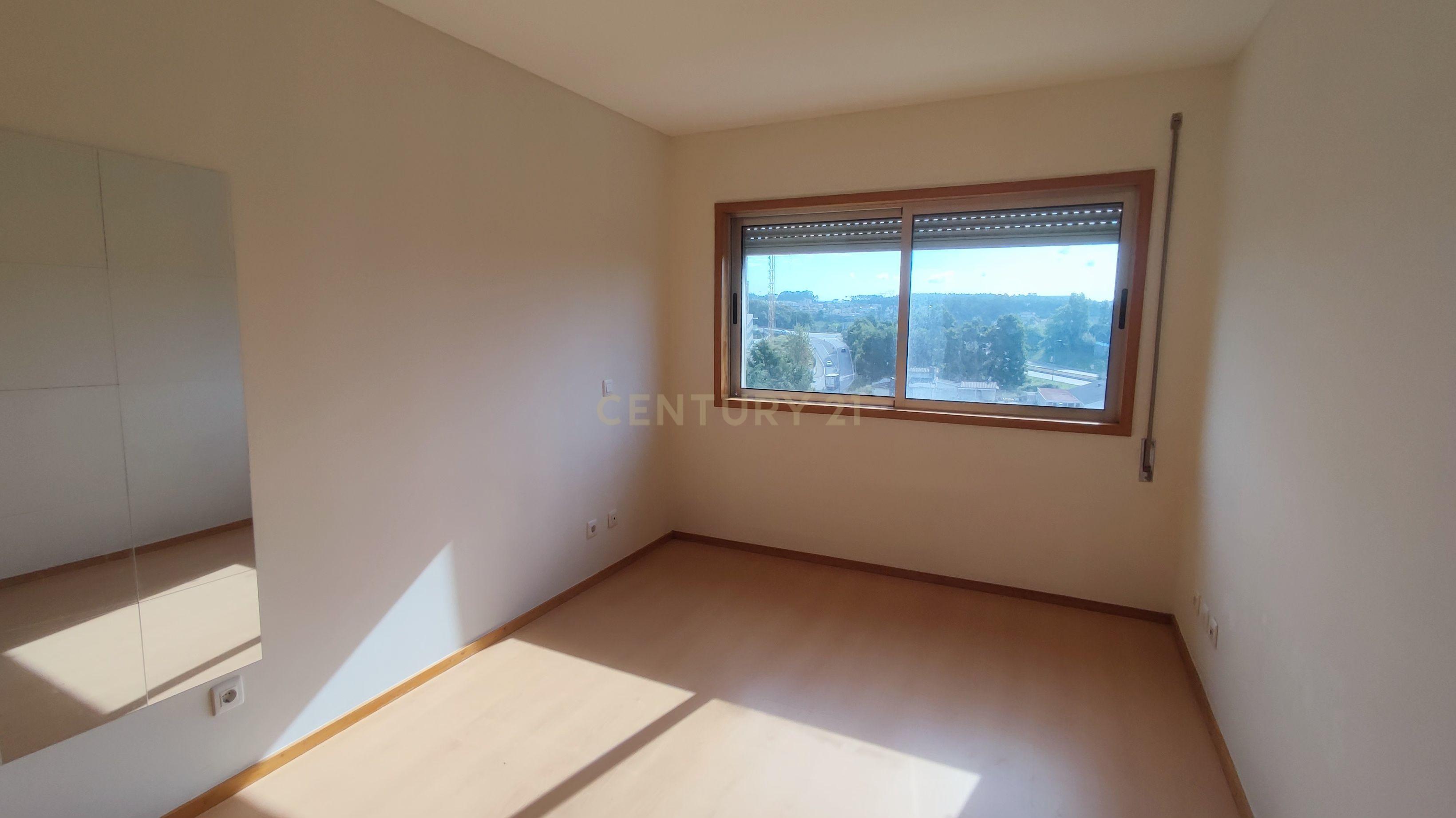 Apartamento T3 no Último Piso com Garagem – Moreira da Maia, Porto - Image 7