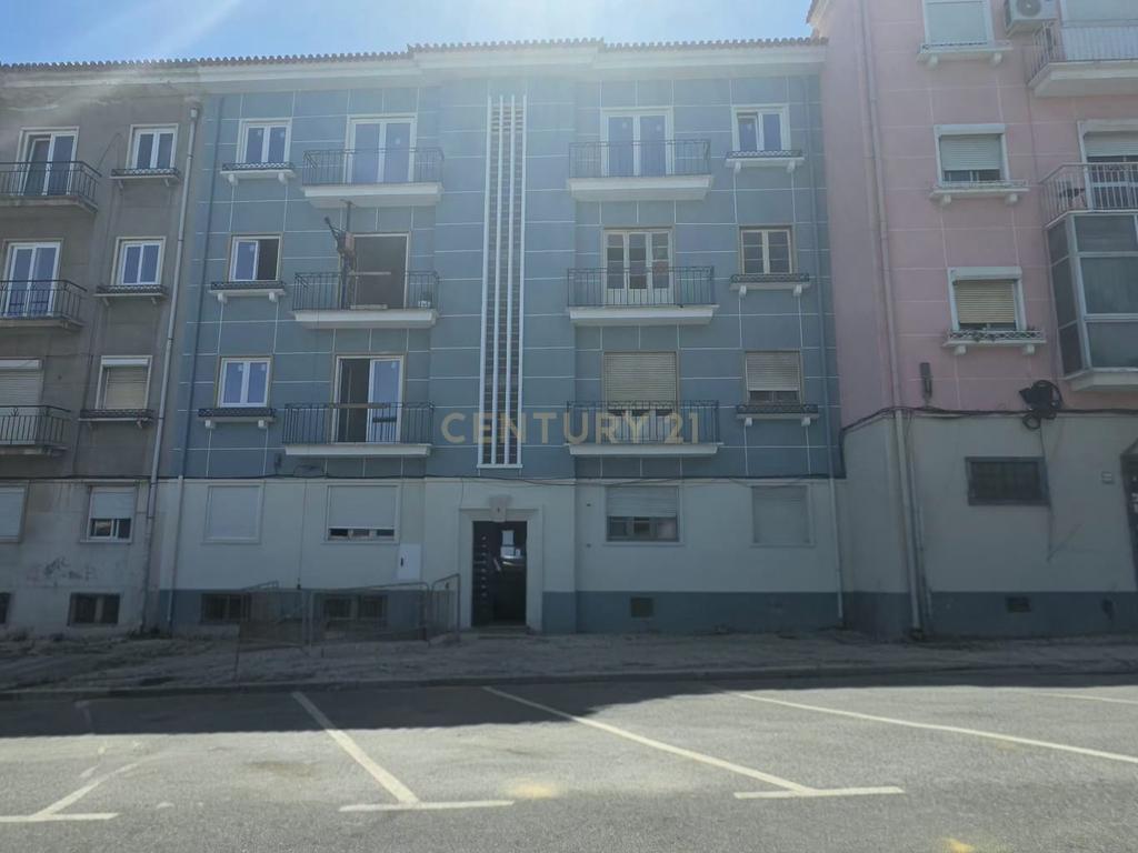 Apartamento T2 remodelado para Arrendamento – Damaia (junto às Portas de Benfica) - Image 16