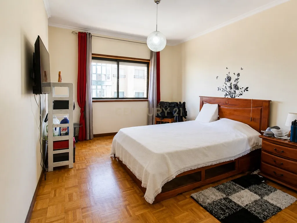 Apartamento T2+1 com Garagem, Varandas em Canidelo Vila Nova de Gaia - Image 8