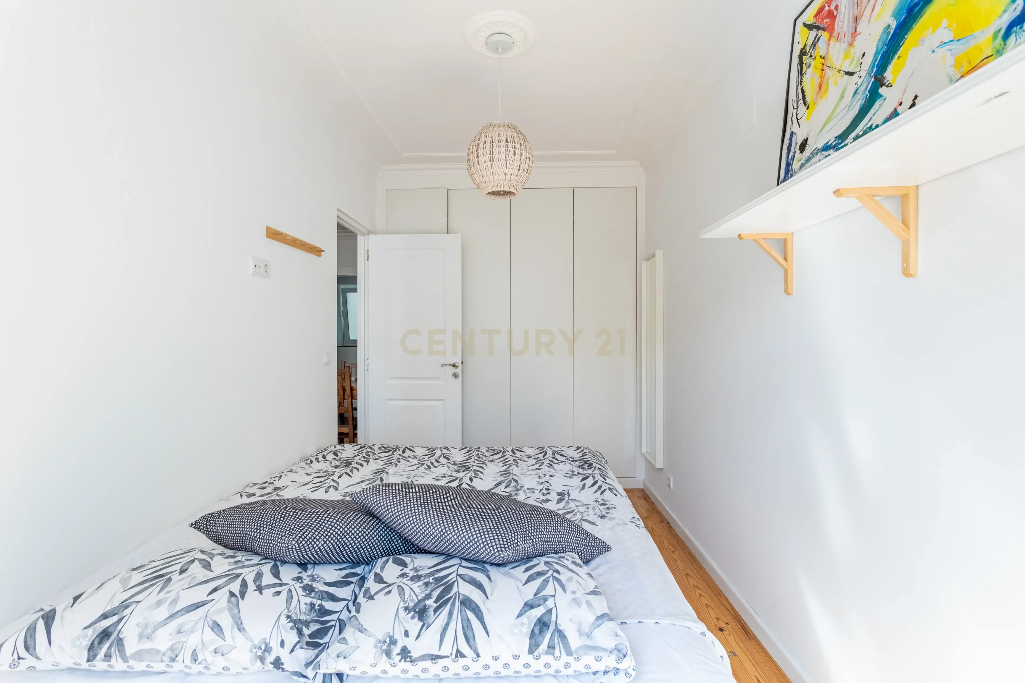 Apartamento T2 remodelado - Campo Mártires da Pátria - Image 15