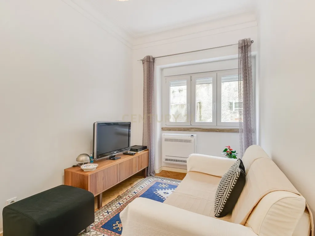 Apartamento T2 em Arroios - Image 2