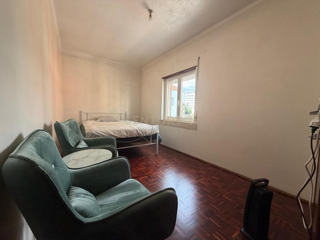 Moradia T2 no centro de Tomar, Santarém - Oportunidade Única - Image 7