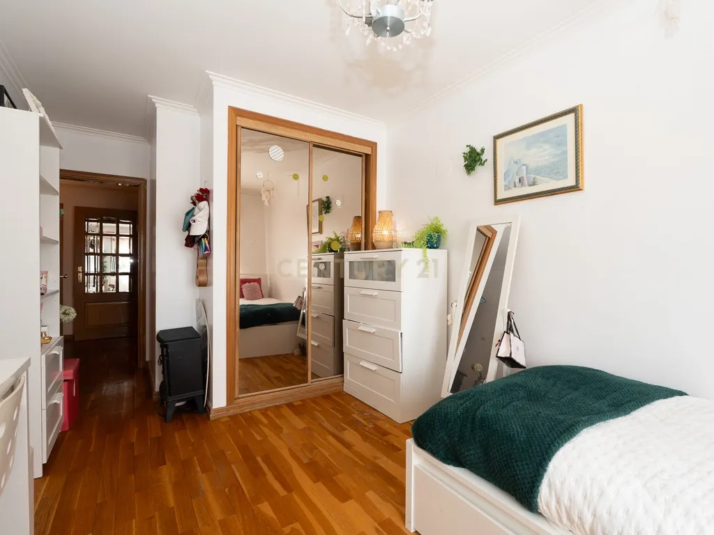 Apartamento T3 com Parqueamento – Quinta Nova, Odivelas - Image 24