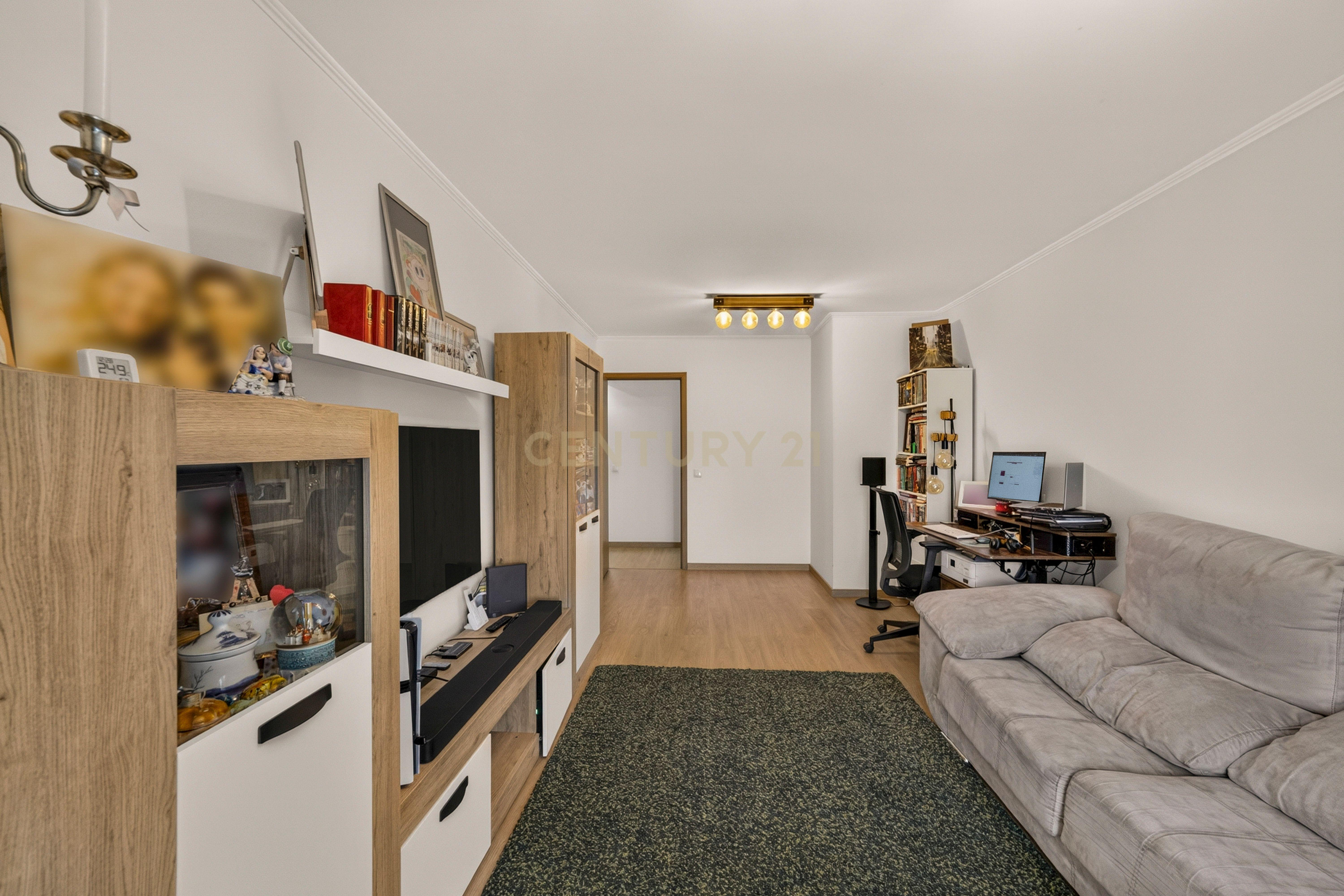 Fotografia 7 de Apartamento T3 com parqueamento privativo (Monte da Caparica)