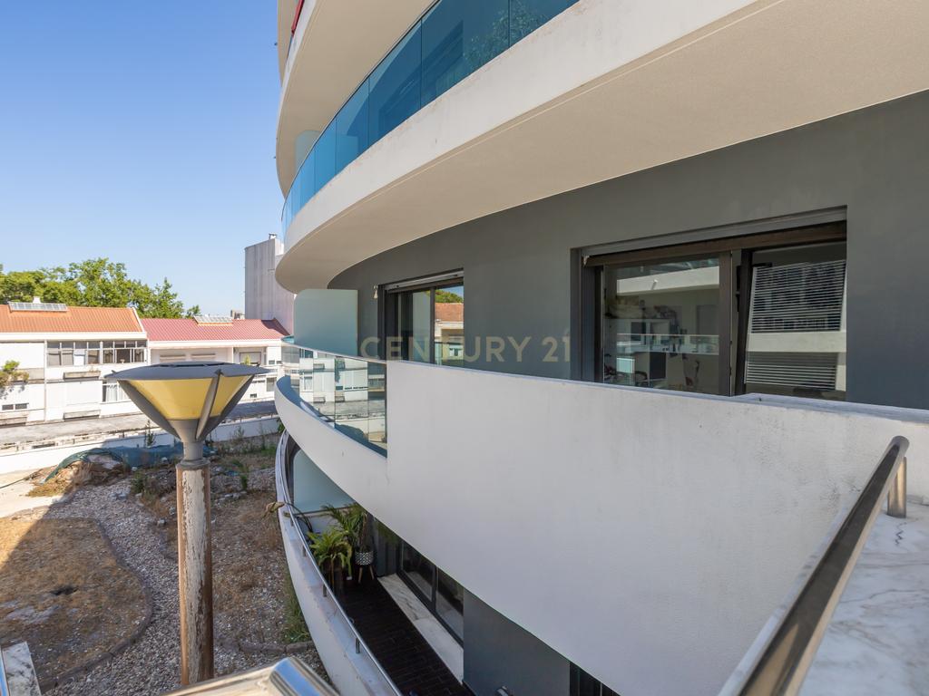 Apartamento de luxo com 5 assoalhadas, 2 garagens e parqueamento - Image 48