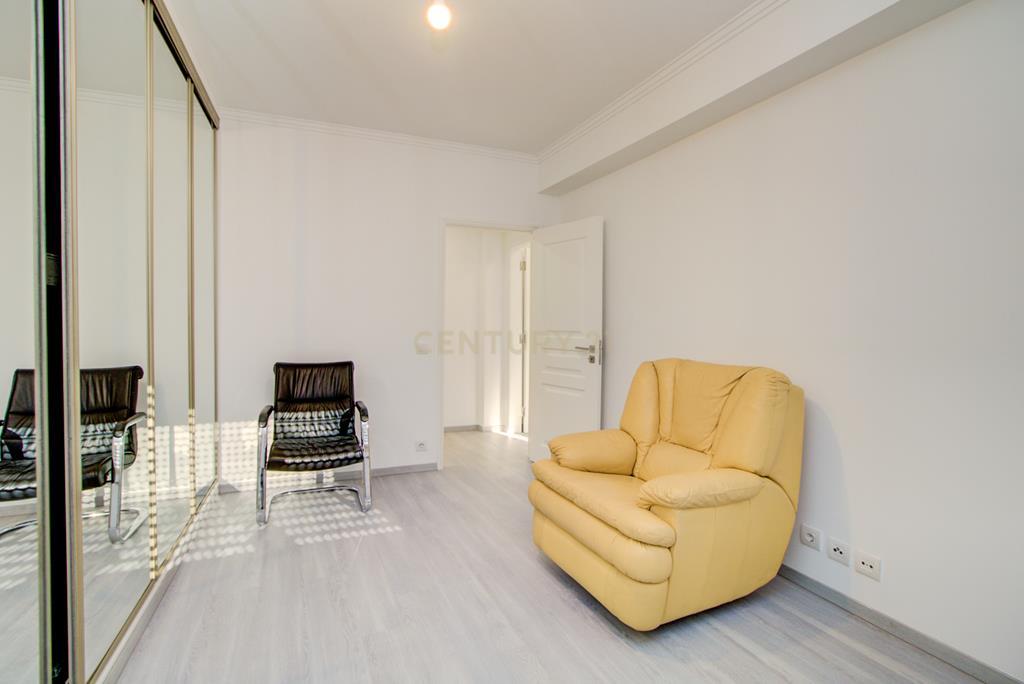 ARRENDA APARTAMENTO T2 -86 M2- COM ELEVADOR, EM MIRAFLORES, LINDA-A-VELHA - Image 9