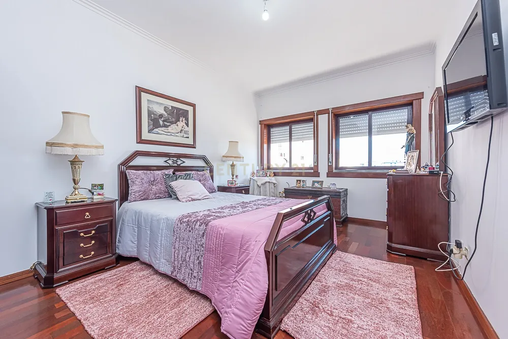 Apartamento T3 nos Quatro Caminhos - Image 3