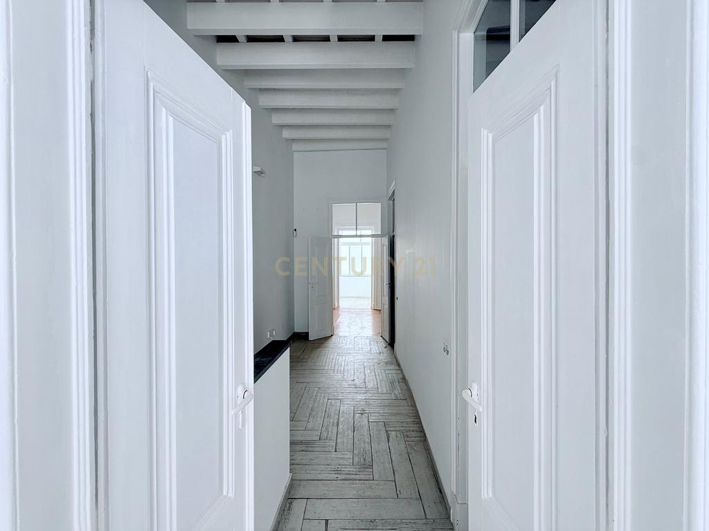 Apartamento T3 Duplex no coração da Baixa de Olhão - Image 6