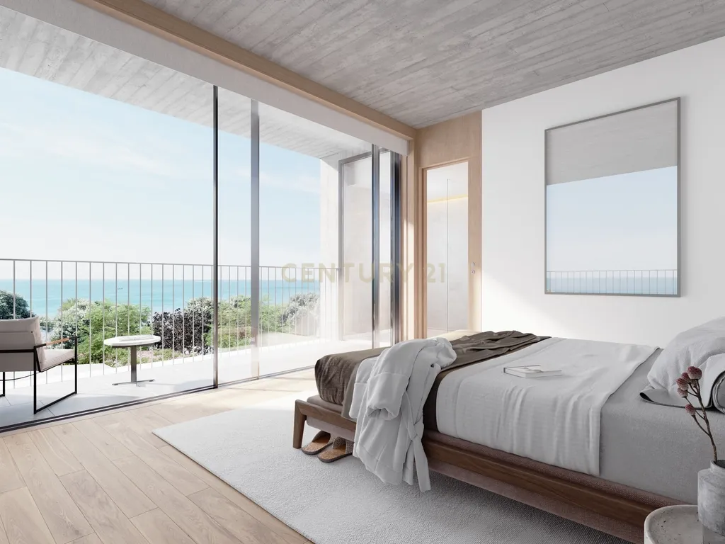 Moradia de Luxo T3+1 com Piscina Privativa e Jardim no Estoril — Vista Mar - Image 2