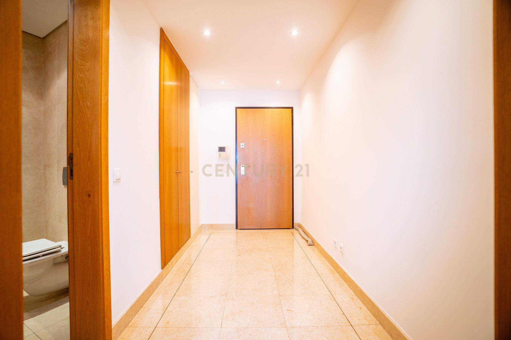 Fotografia 7 de Apartamento T1 no Edifício ECRA com Lugar de Estacionamento