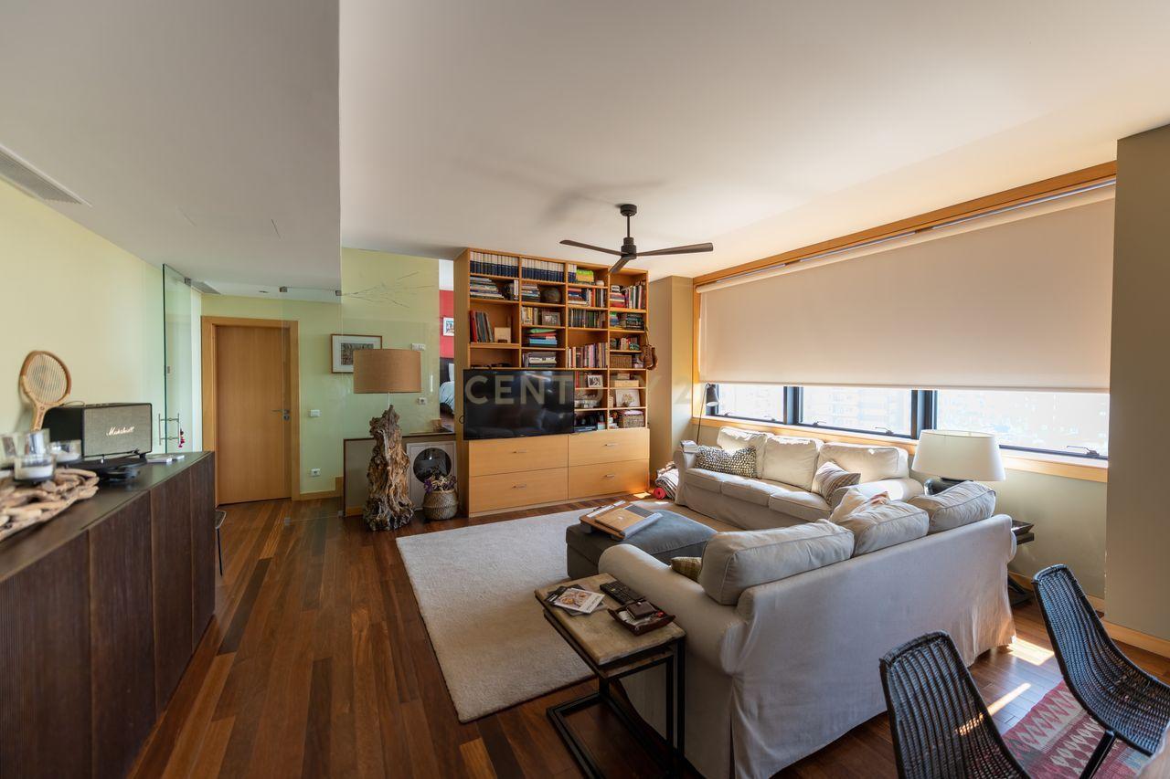 Fotografia 3 de Magnifico Loft com Banheira de Hidromassagem e Vista de Cidade | Porto