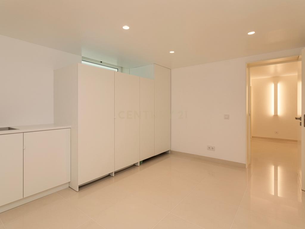 Exclusividade e Sofisticação. A Sua Nova Casa de Luxo no Algarve – Moradia Isolada com 3 Suites! - Image 15