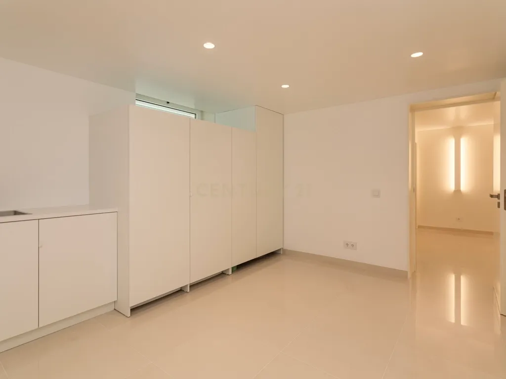 Exclusividade e Sofisticação. A Sua Nova Casa de Luxo no Algarve – Moradia Isolada com 3 Suites! - Image 15