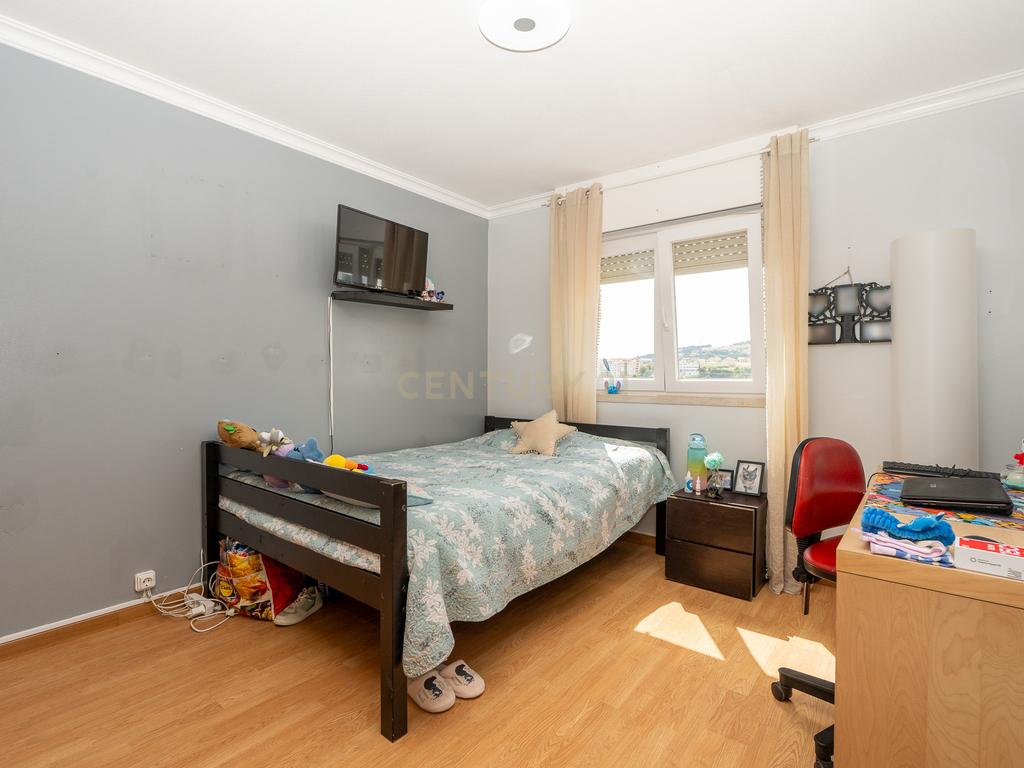 🏚️ ÓTIMO APARTAMENTO T3 - Santo António dos Cavaleiros - Image 22