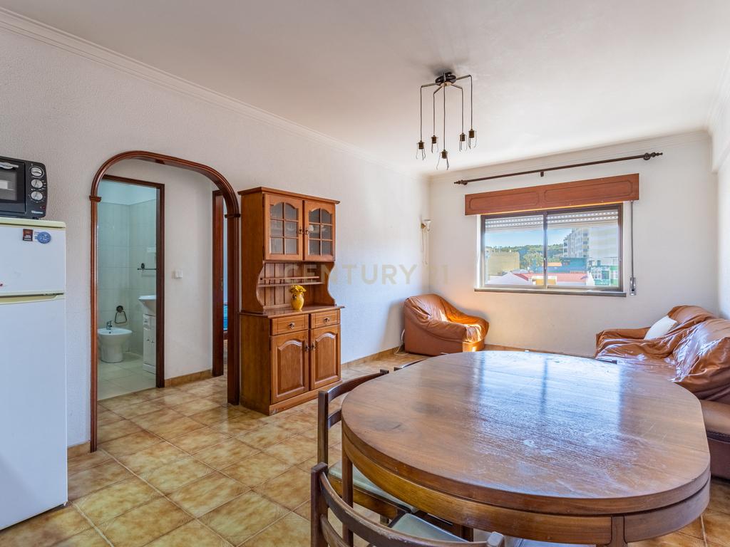 Apartamento T2 com garagem na Costa da Caparica - Image 5