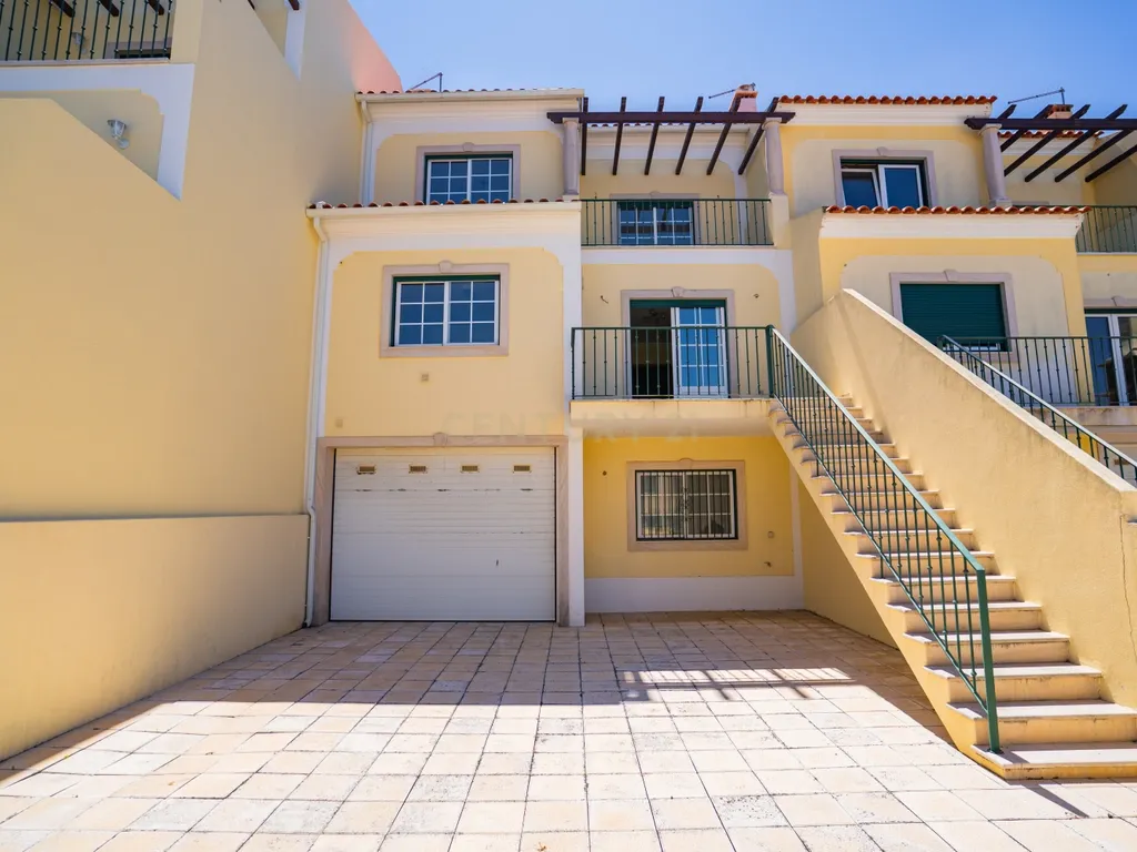 Moradia T4 na Urbanização Quinta do Pinheiro Manso – Caldas da Rainha - Image 3