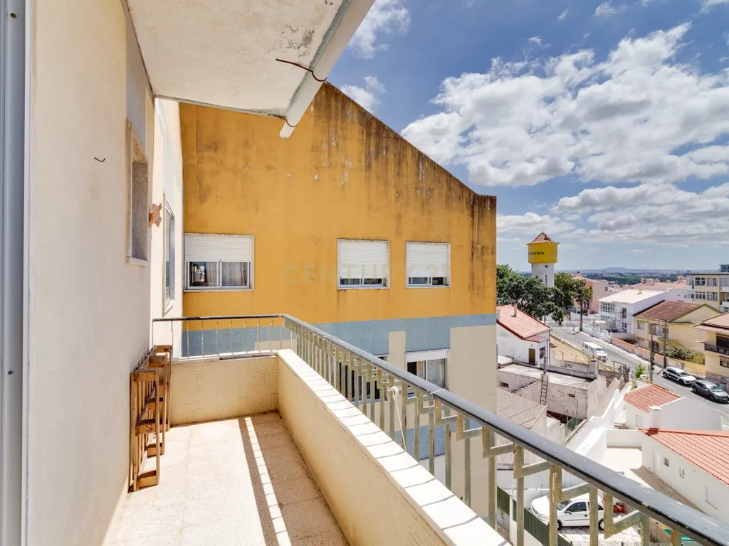 Apartamento T3 em Corroios com Varanda - Image 23