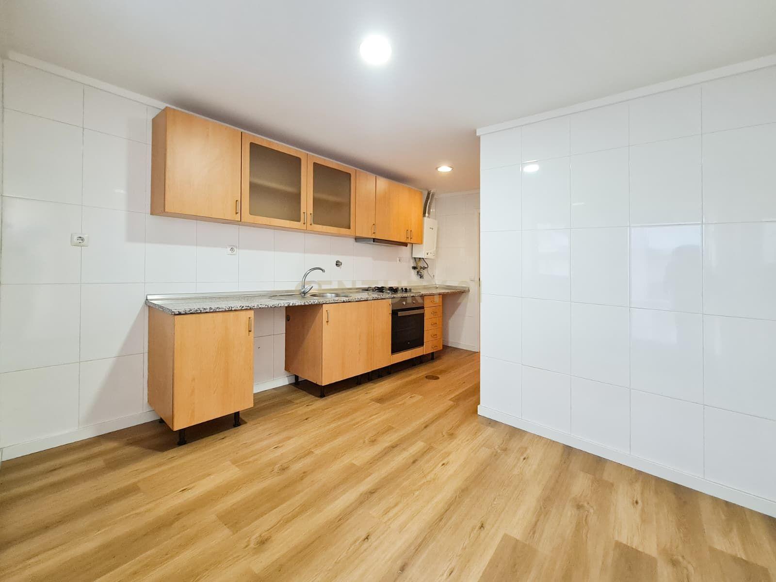 Fotografia 7 de 🏡 T2 PAREDES, MOURIZ C/ 2 FRENTES, EXCELENTES ÁREAS E VARANDAS EM TODAS AS DIVISÕES A APENAS 29 MINUTOS DO PORTO 📍📢  (Disponível para venda – atualmente arrendado até dezembro de 2026, com r