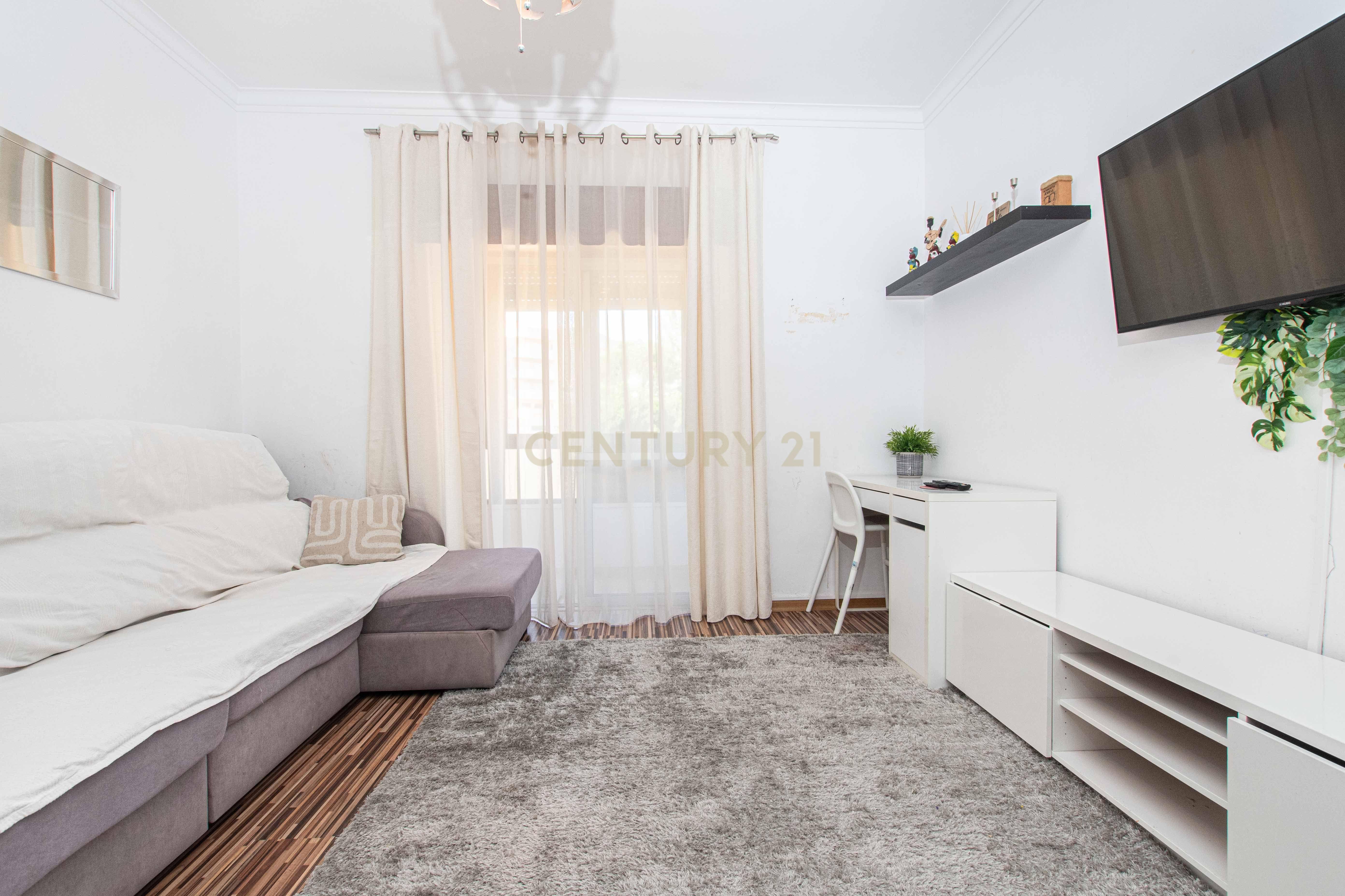 Fotografia 3 de Apartamento T3 Espaçoso | Forte da Casa | Excelente Localização