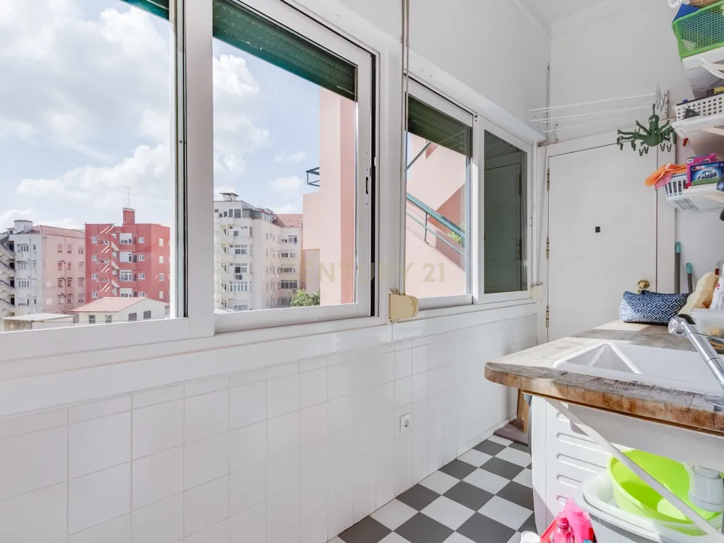 Espetacular T7 no Areeiro, Lisboa - 225m² de Conforto - Image 26