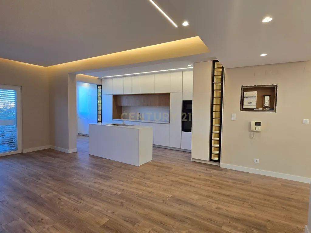 Luxuosa Penthouse Duplex T4+1 na Costa da Guia, em Cascais, com Vista Mar - Image 16