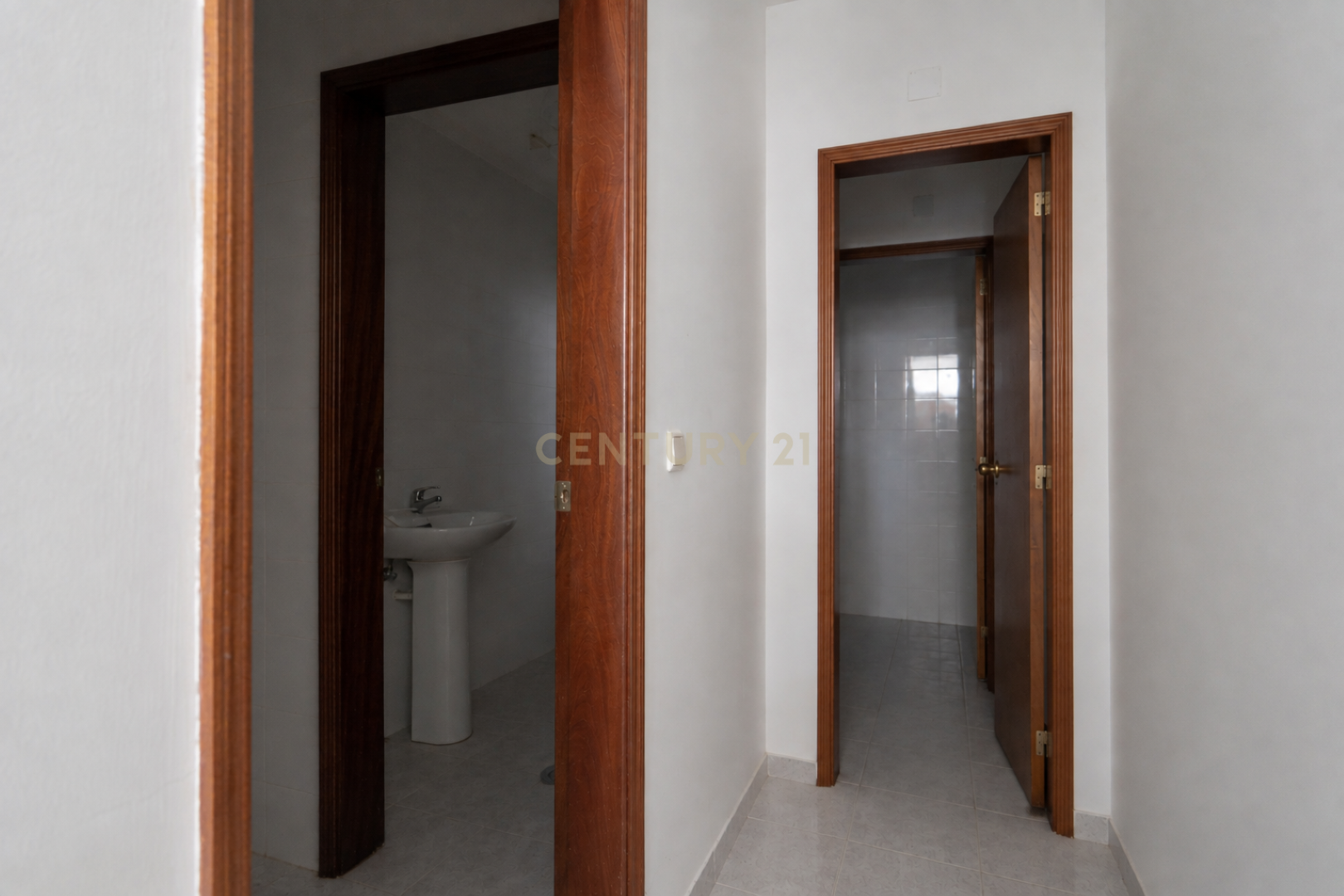 Fotografia 5 de Loja com potencial para transformação em habitação – Miranda do Corvo