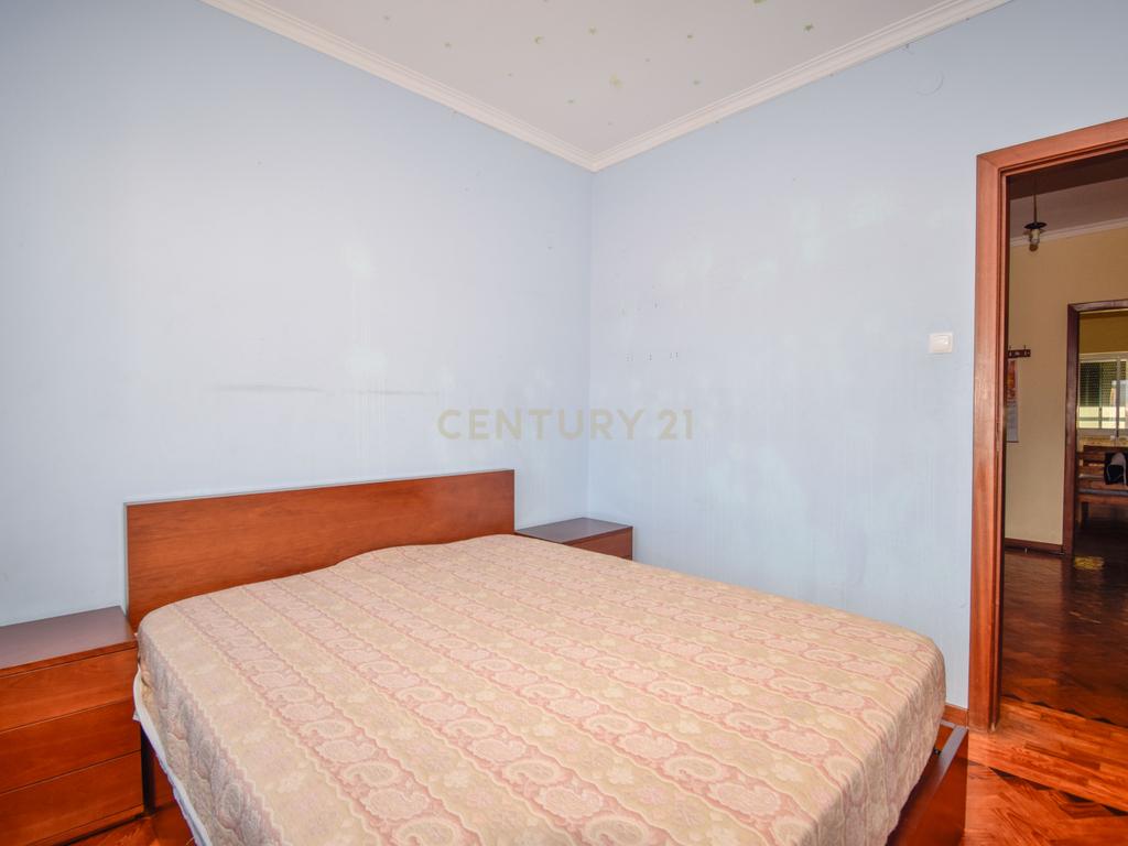 Apartamento T3 à Venda – Odivelas, Rua de Serpa Pinto | Junto ao Metro - Image 10