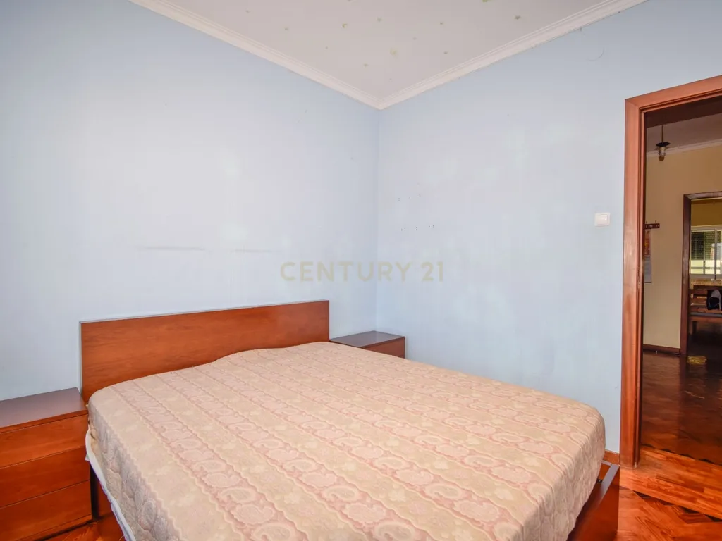 Apartamento T3 à Venda – Odivelas, Rua de Serpa Pinto | Junto ao Metro - Image 10