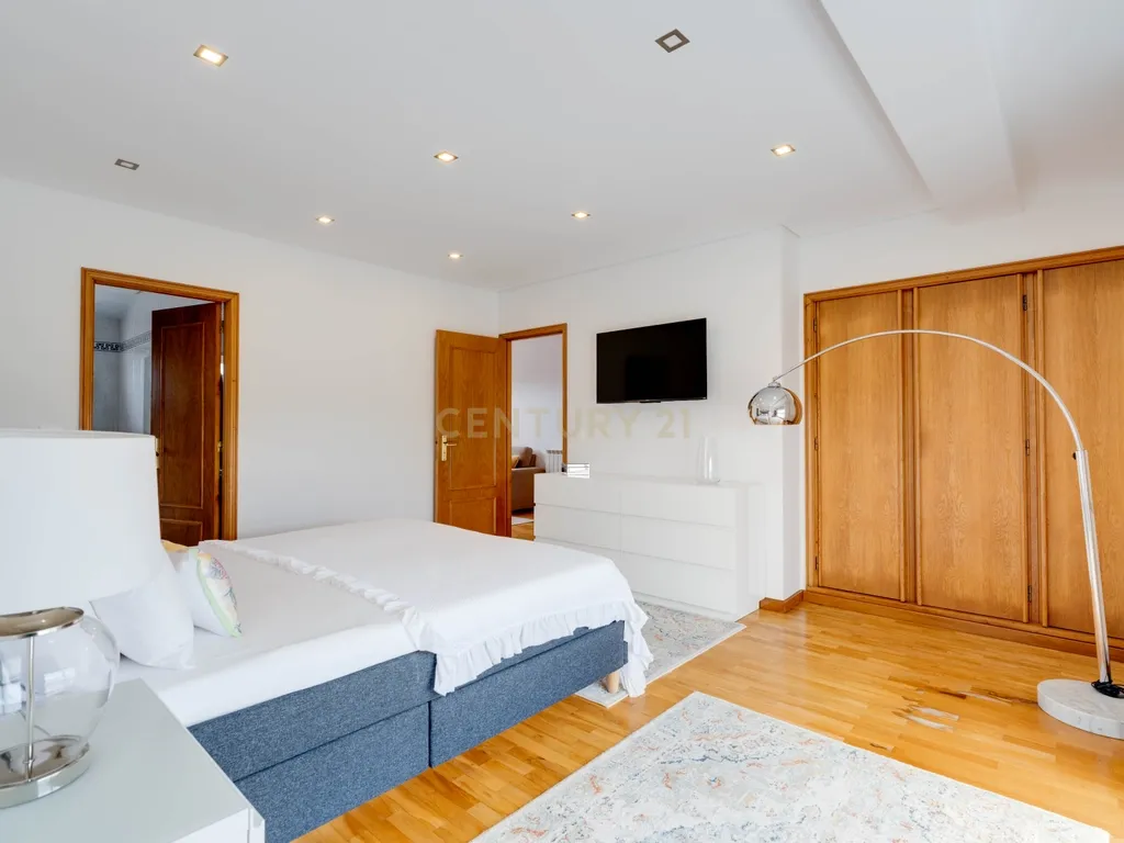 T2+2 Duplex c/ Sótão amplo (248m²) | S. Félix Marinha - Image 23