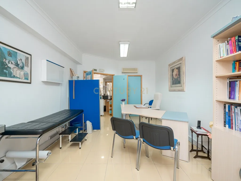 Clínica Pronta a Funcionar | Zona Central junto à Loja do Cidadão Setúbal - Image 7