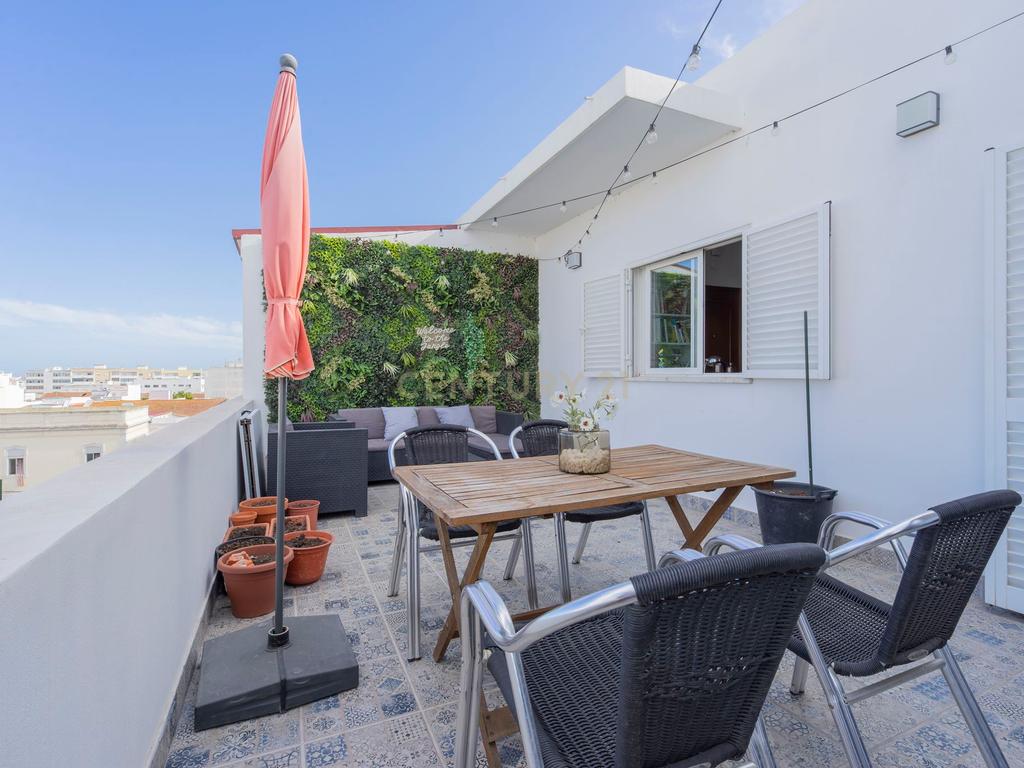 Apartamento T1 com Terraços e Vista Panorâmica em Olhão - Image 21
