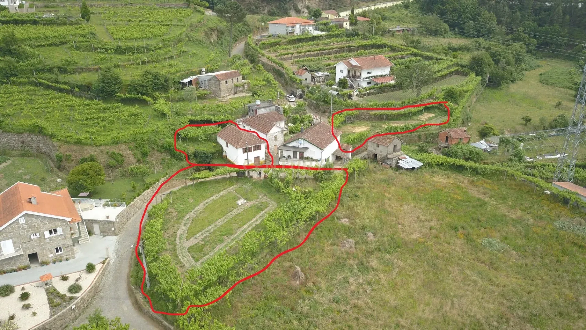 Moradia T2 em Travanca, Cinfães – Ideal para Habitação ou Férias