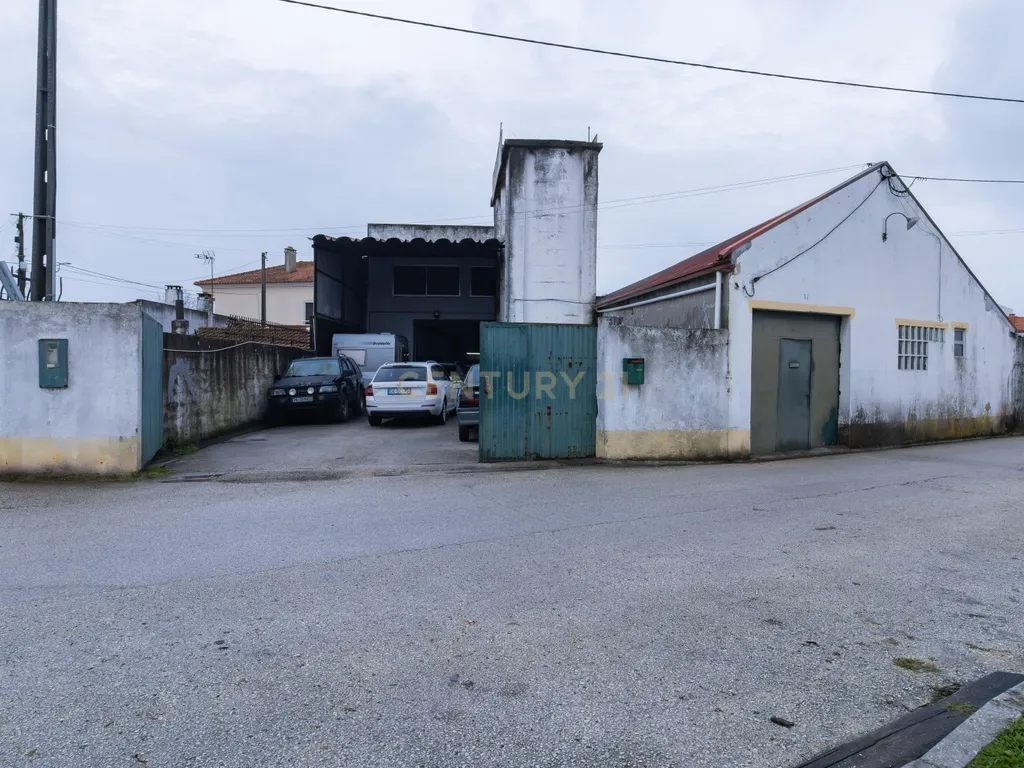 Venda de Moradia, Comércio e Oficina Automóvel na Marinha Grande - Image 21