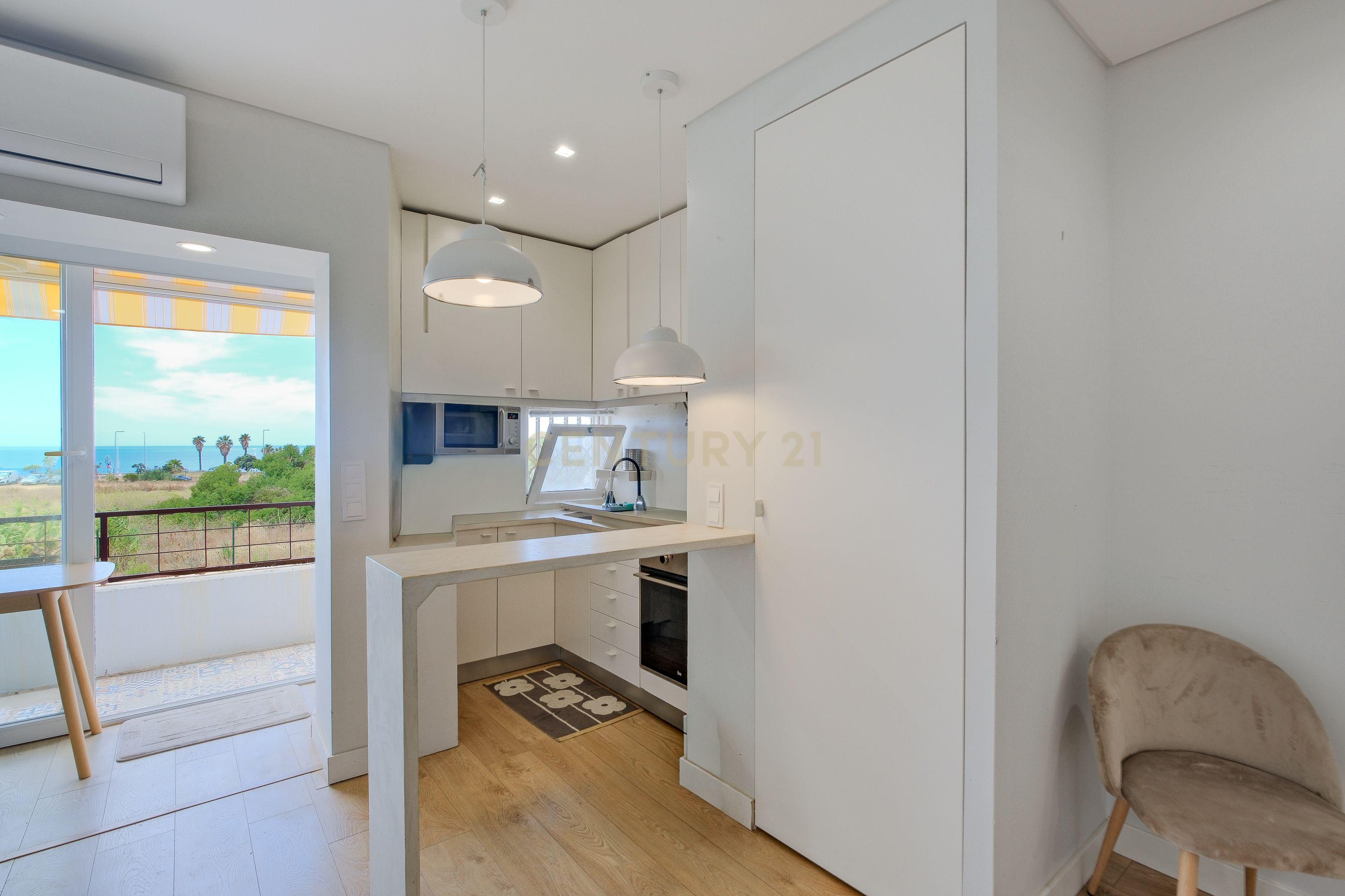 Fotografia 5 de Apartamento T1 remodelado, em Carcavelos a 2 minutos a pé da praia