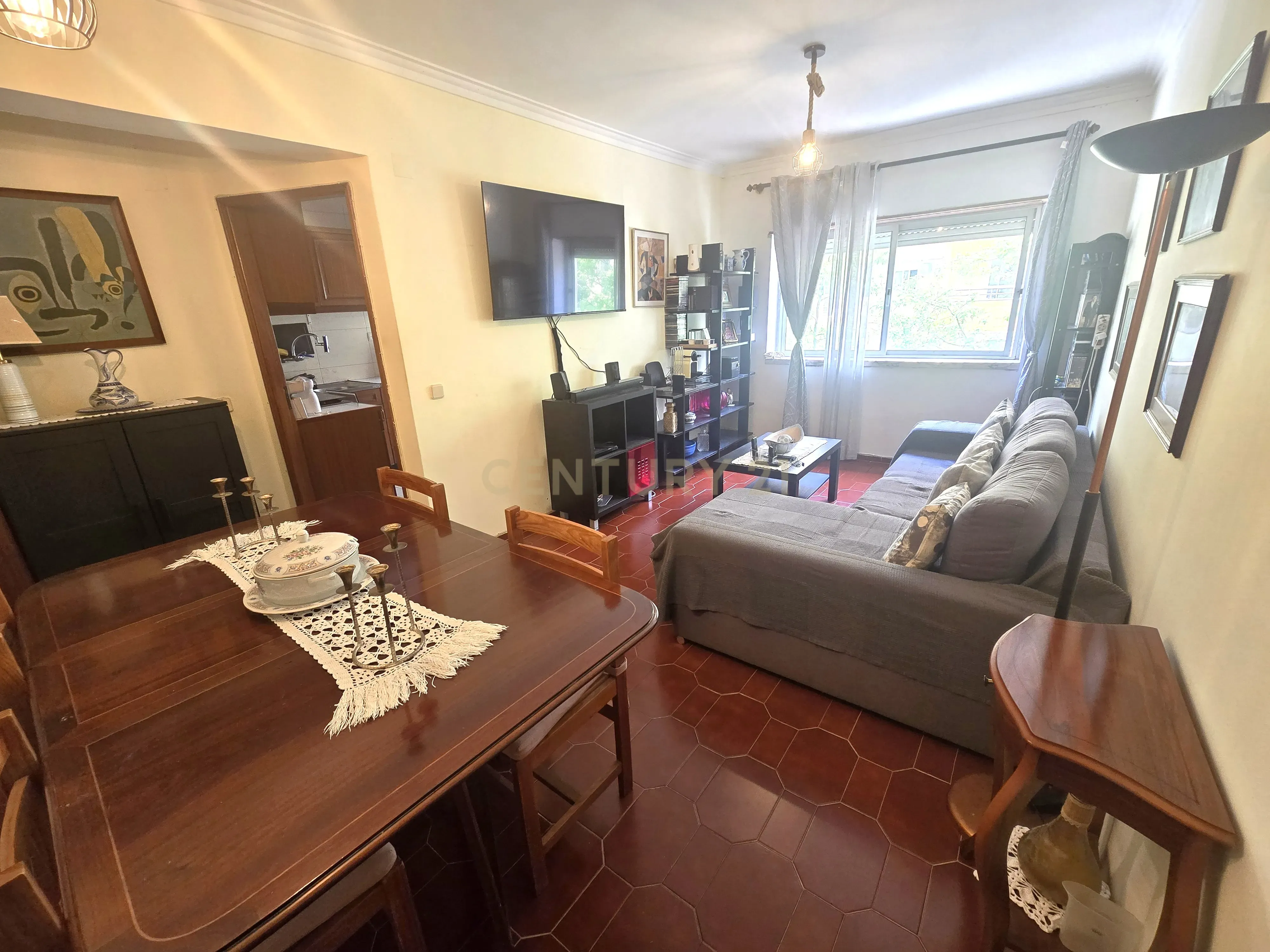 Fotografia 4 de Apartamento T1 na Ramalha em Almada com Varandas e Elevador