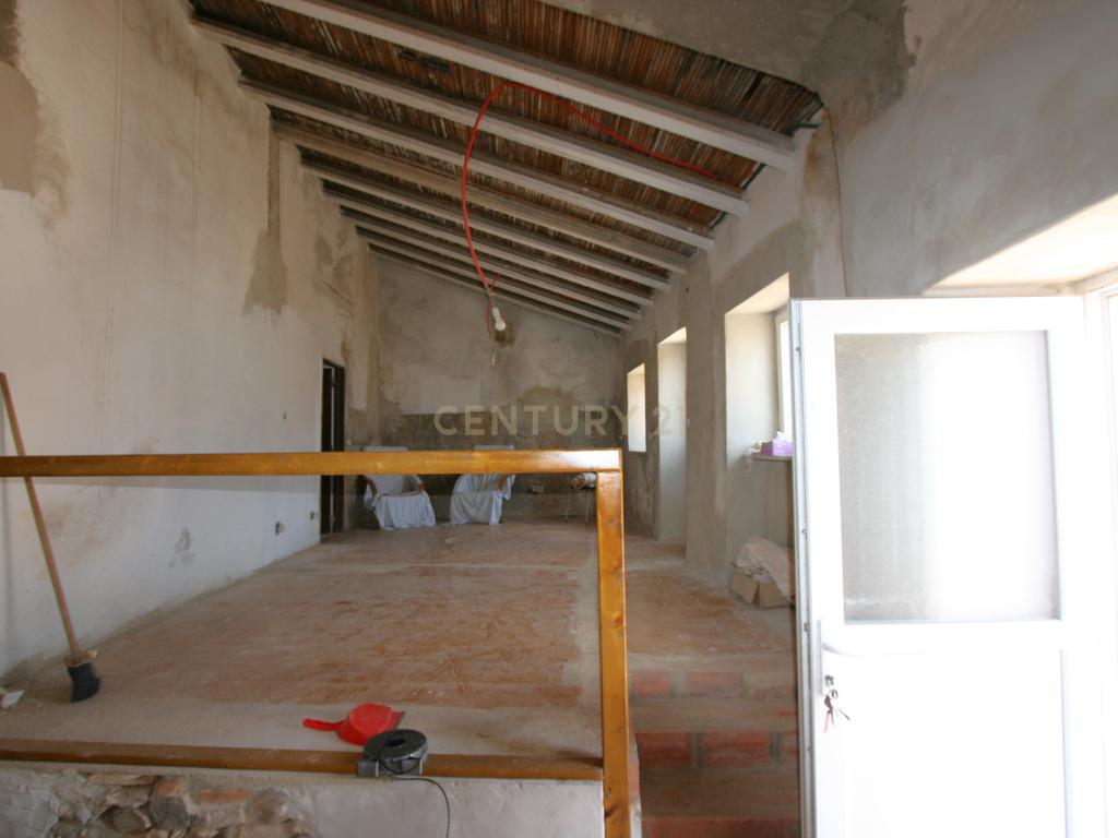 Quinta tradicional com moradia, garagem e vários anexos em terreno de 2020 m2, Zebro de Baixo, Silves - Image 7