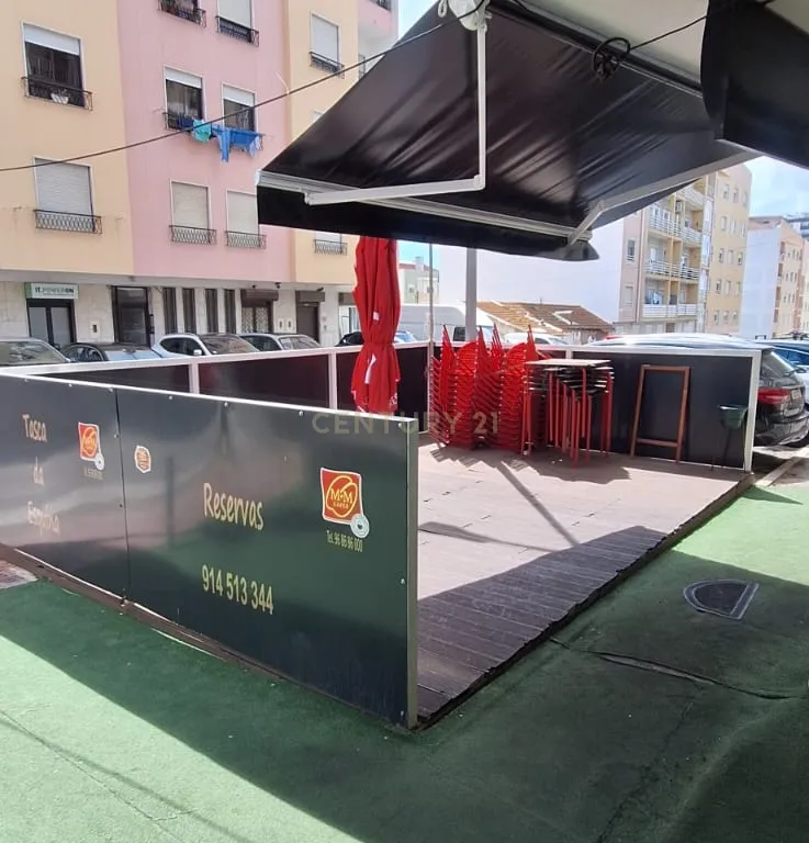 ATENÇÃO INVESTIDORES! Excelente oportunidade de investimento em Setubal - Image 32