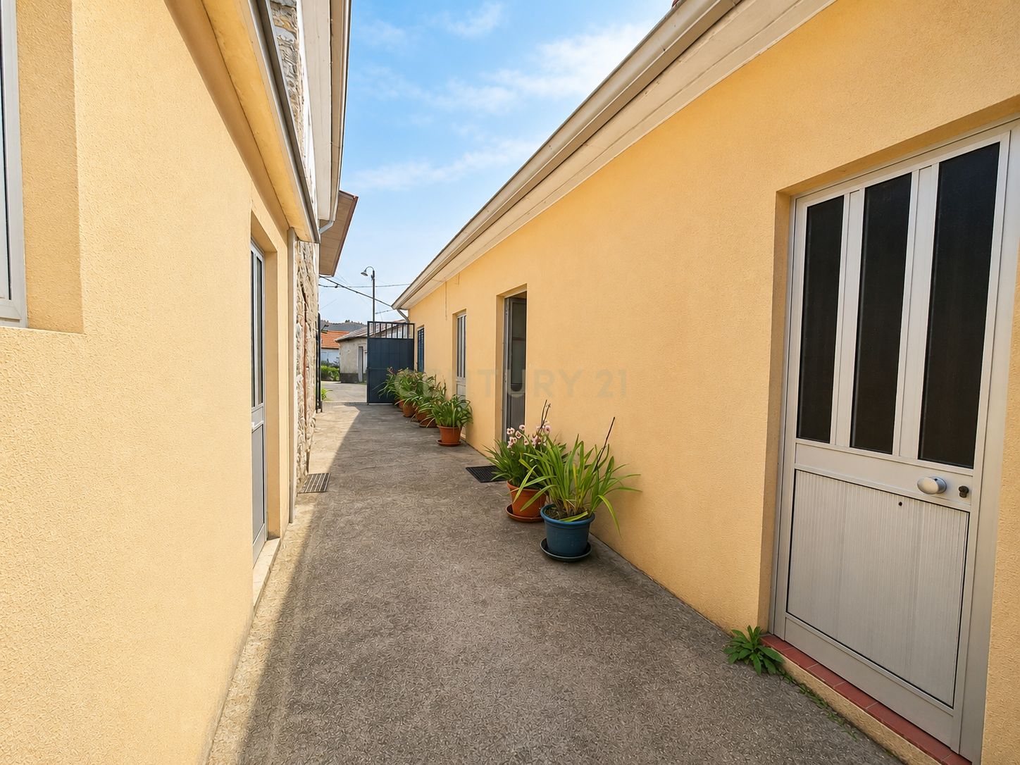 Fotografia 10 de 🏡 MORADIA TÉRREA, PENAFIEL, CAPELA 📍Apenas venda conjunta com referência C0188-01896, (Imóvel atualmente comercializado ao abrigo do Simplex) 📢 EXCELENTE OPORTUNIDADE PARA CRIAÇÃO DE PROJETO